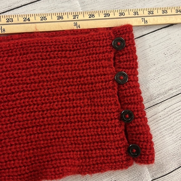 Wooden Ships Red knit scarf with 4 tortoise shell buttons. - Picture 2 of 4
